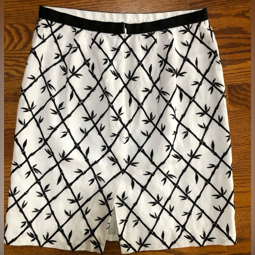 TALBOTS Lined Black & White Criss Cross Skirt  Linen Blend  Size 6P - Picture 2 of 2